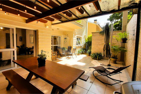 Casa à venda com 4 suítes no condomínio Vila das Acacias, São Paulo - SP