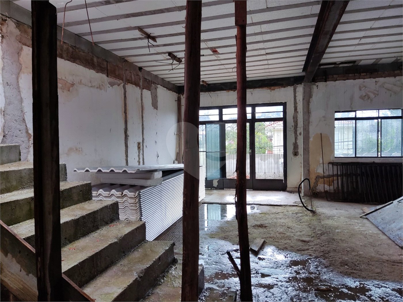 Sobrado à venda com 4 quartos, sendo 2 suítes, em Tremembé, São Paulo, SP