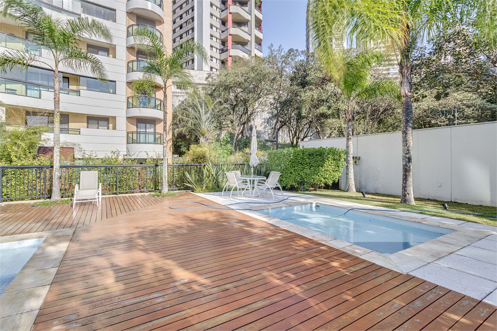 Apartamento à venda com 3 quartos, sendo 1 suíte, em Morumbi, São Paulo, SP