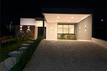 Casa à venda com 3 suítes no condomínio Helena Maria, Sorocaba - SP