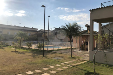 Casa à venda com 3 quartos, sendo 1 suíte, no condomínio Vila Nova Horizonte, Suzano - SP