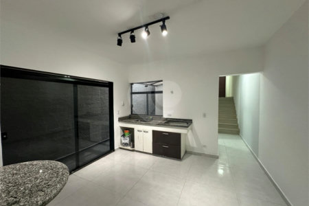 Casa Térrea à venda com 3 quartos, sendo 1 suíte,  em Vila Suissa, Mogi das Cruzes, SP