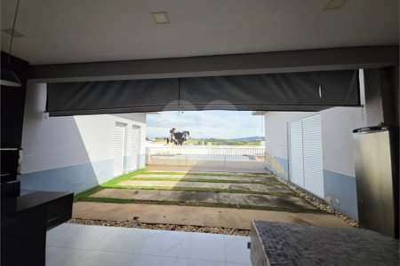 Casa à venda com 4 quartos, sendo 1 suíte, no condomínio Village Ipanema 2, Araçoiaba da Serra - SP