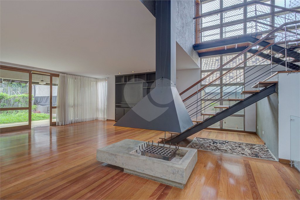 Casa de Vila à venda ou para alugar com 3 suítes em Jardim dos Estados, São Paulo, SP