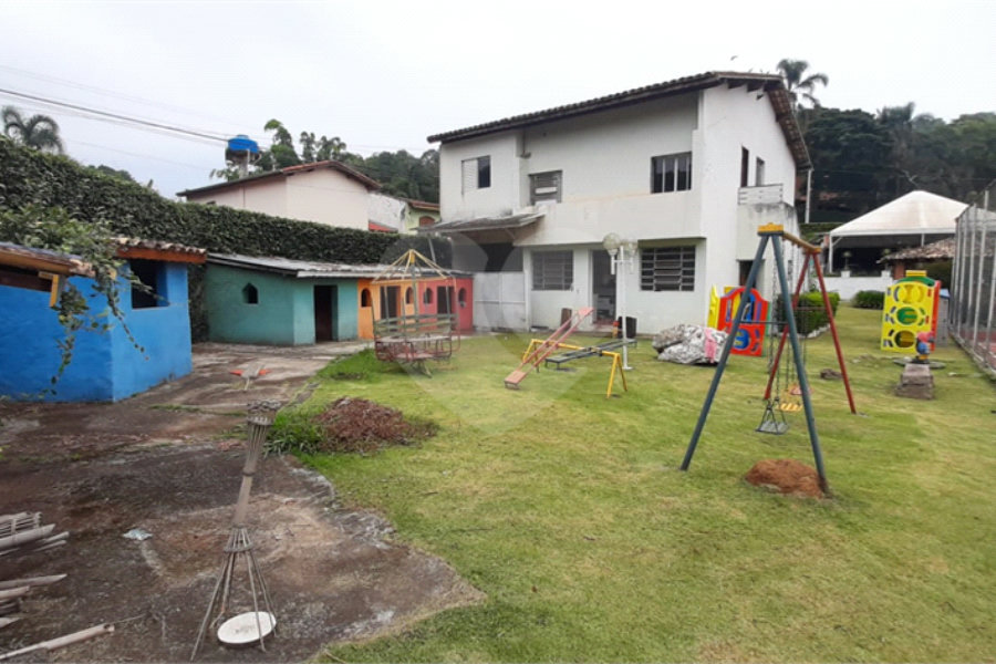 Casa Térrea à venda com 5 quartos, sendo 3 suítes, em Serra da Cantareira, Mairiporã, SP
