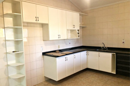 Casa à venda com 4 quartos, sendo 2 suítes, no condomínio Estância Marambaia, Vinhedo - SP