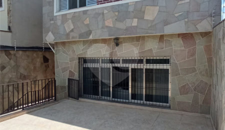Sobrado à venda com 3 quartos, sendo 1 suíte, em Bosque da Saúde, São Paulo, SP