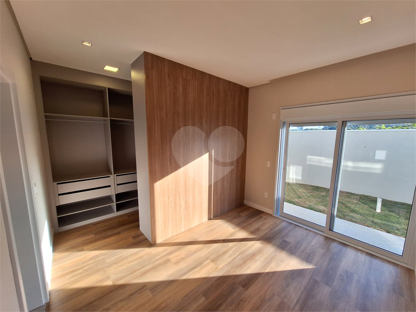 Casa à venda com 3 suítes no condomínio Alphaville Castelo, Itu - SP