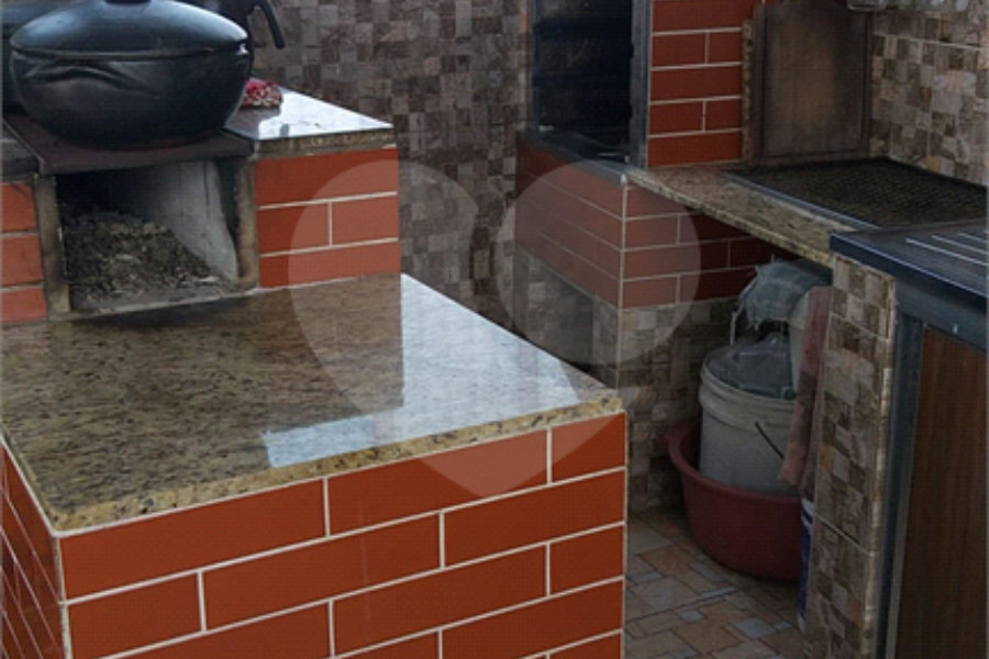 Sobrado à venda com 4 quartos, sendo 2 suítes, em Parque Edu Chaves, São Paulo, SP