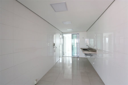 Apartamento à venda com 4 quartos, sendo 2 suítes, em Santa Teresinha, São Paulo, SP
