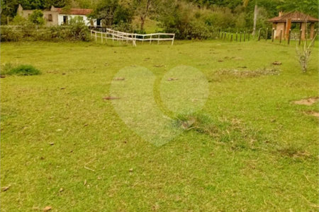 Sítio à venda com 2 quartos em Área Rural de Lagoinha, Lagoinha, SP