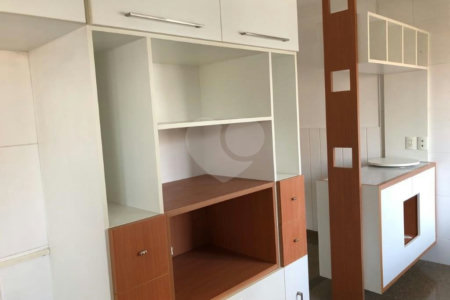 Apartamento à venda com 3 suítes em Vila Suzana, São Paulo, SP