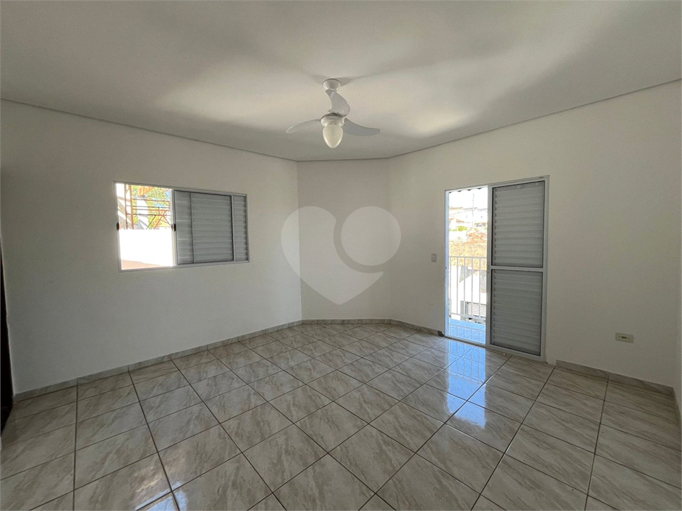 Casa à venda com 4 quartos, sendo 2 suítes, em Nova Cerejeira, Atibaia, SP