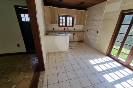 Casa à venda com 3 quartos, sendo 1 suíte, no condomínio São Joaquim, Vinhedo - SP