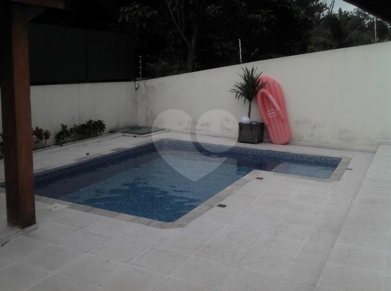 Sobrado à venda com 3 quartos, sendo 1 suíte, em Fazenda Morumbi, São Paulo, SP