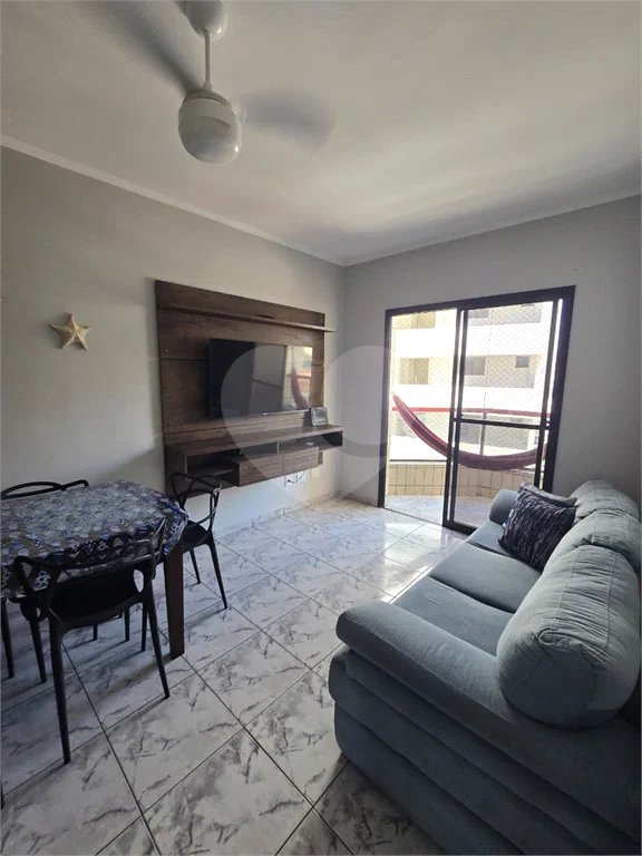 Belíssimo apartamento recém reformado na Praia Grande.