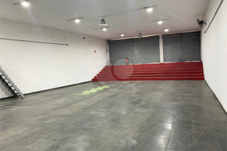 SALÃO C 2 PAVIMENTOS 250 M2 CADA, FERRAZ DE VASCONCELOS, EM FRENTE A ESTAÇÃO DE TERM, R$ 4.000.000,00