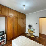 Casa térrea para venda no bairro Vila Xavier em Araraquara/SP.