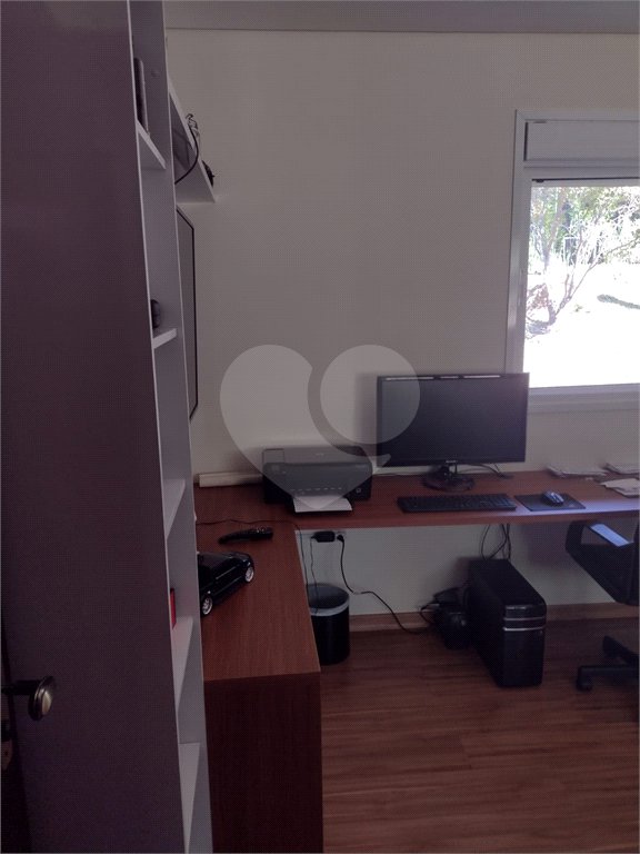 Casa à venda com 5 quartos, sendo 4 suítes, no condomínio Clube Florada Suzano, Suzano - SP