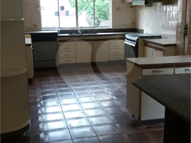Sobrado à venda com 3 quartos, sendo 1 suíte,  em Tremembé, São Paulo, SP