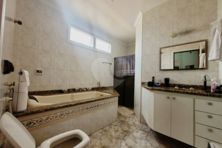 Casa à venda com 4 quartos, sendo 3 suítes,  no condomínio Acmti - Colinas do Mosteiro, Terras de Itaici e Recanto dos Pássaros, Indaiatuba - SP