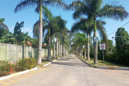 Casa à venda com 5 quartos, sendo 1 suíte, no condomínio Village da Serra, Araçoiaba da Serra - SP