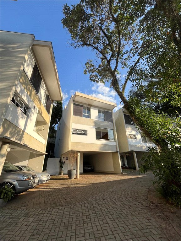 Casa à venda com 3 suítes no condomínio Domus, São Paulo - SP
