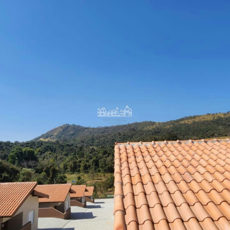 Casa à venda ou para alugar com 2 suítes no condomínio Serra Verde, Atibaia - SP