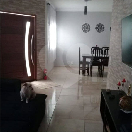 Casa à venda com 4 quartos, sendo 1 suíte, em Parque Santa Rosa, Suzano, SP