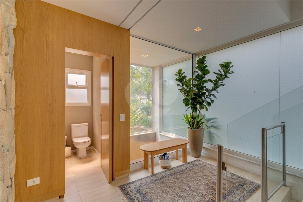 Casa à venda com 3 suítes no condomínio Residencial Canumã, São Paulo - SP