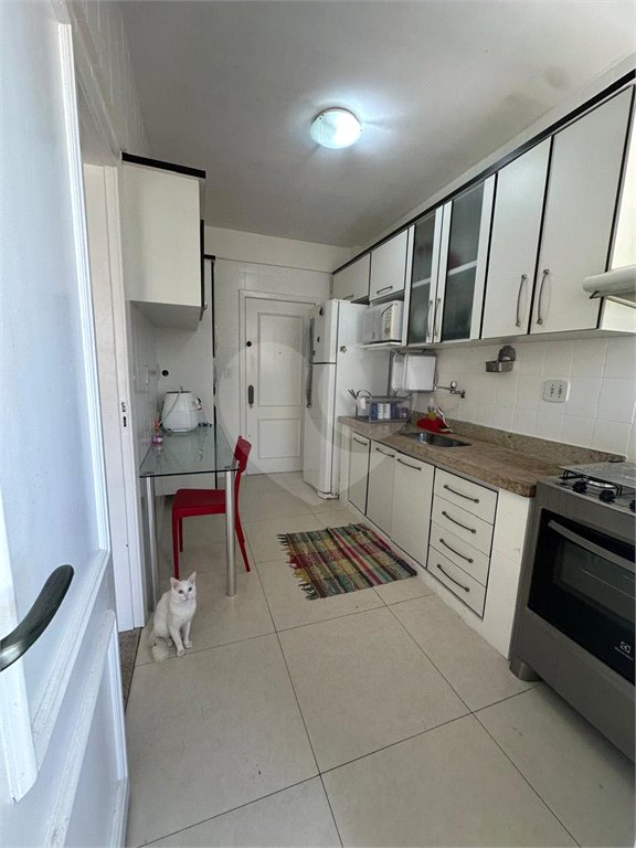 Apartamento à venda com 3 quartos, sendo 1 suíte, em Passagem, Cabo Frio, RJ