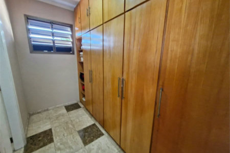 Casa à venda com 4 suítes no condomínio Villa Viana II, Cotia - SP