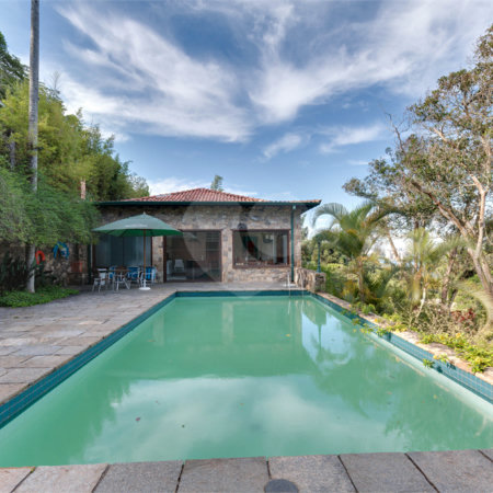 Casa à venda com 4 quartos, sendo 1 suíte, em Guarapiranga, São Paulo, SP