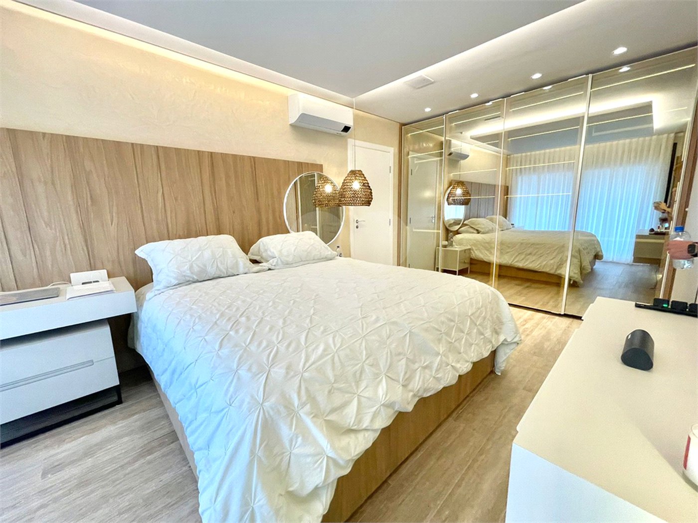 Apartamento à venda com 3 suítes em Jurerê, Florianópolis, SC