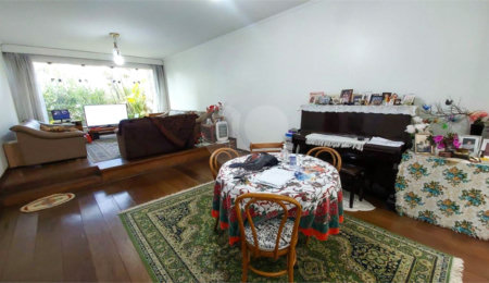 Casa à venda com 6 quartos, sendo 3 suítes,  em Jardim Brasil (zona Sul), São Paulo, SP