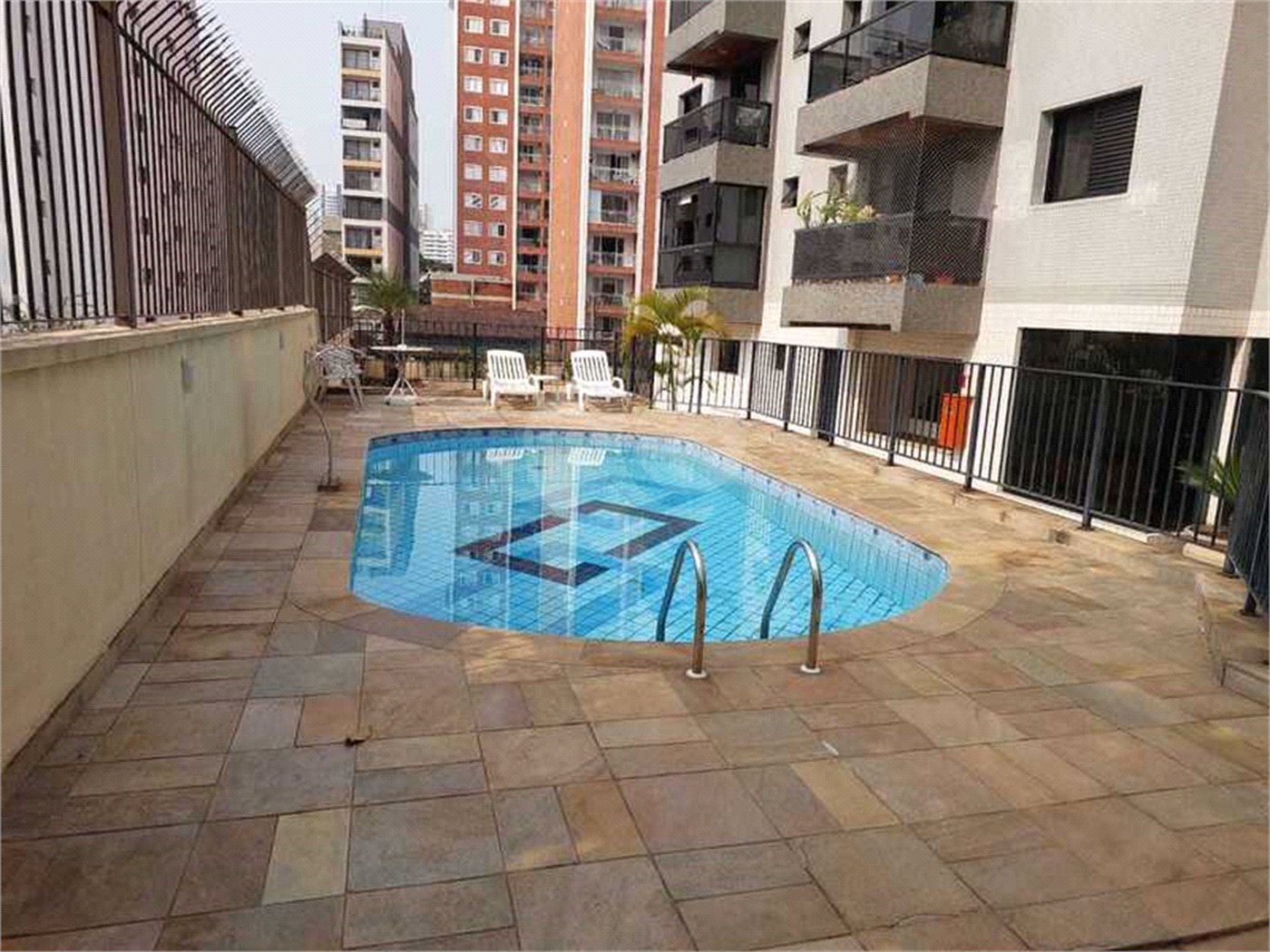 APARTAMENTO COM 125 M2 3 DORMITORIOS, SALA E COZINHA AMPLAS E 3 VAGAS DE GARAGEM. À VENDA EM SANTANA