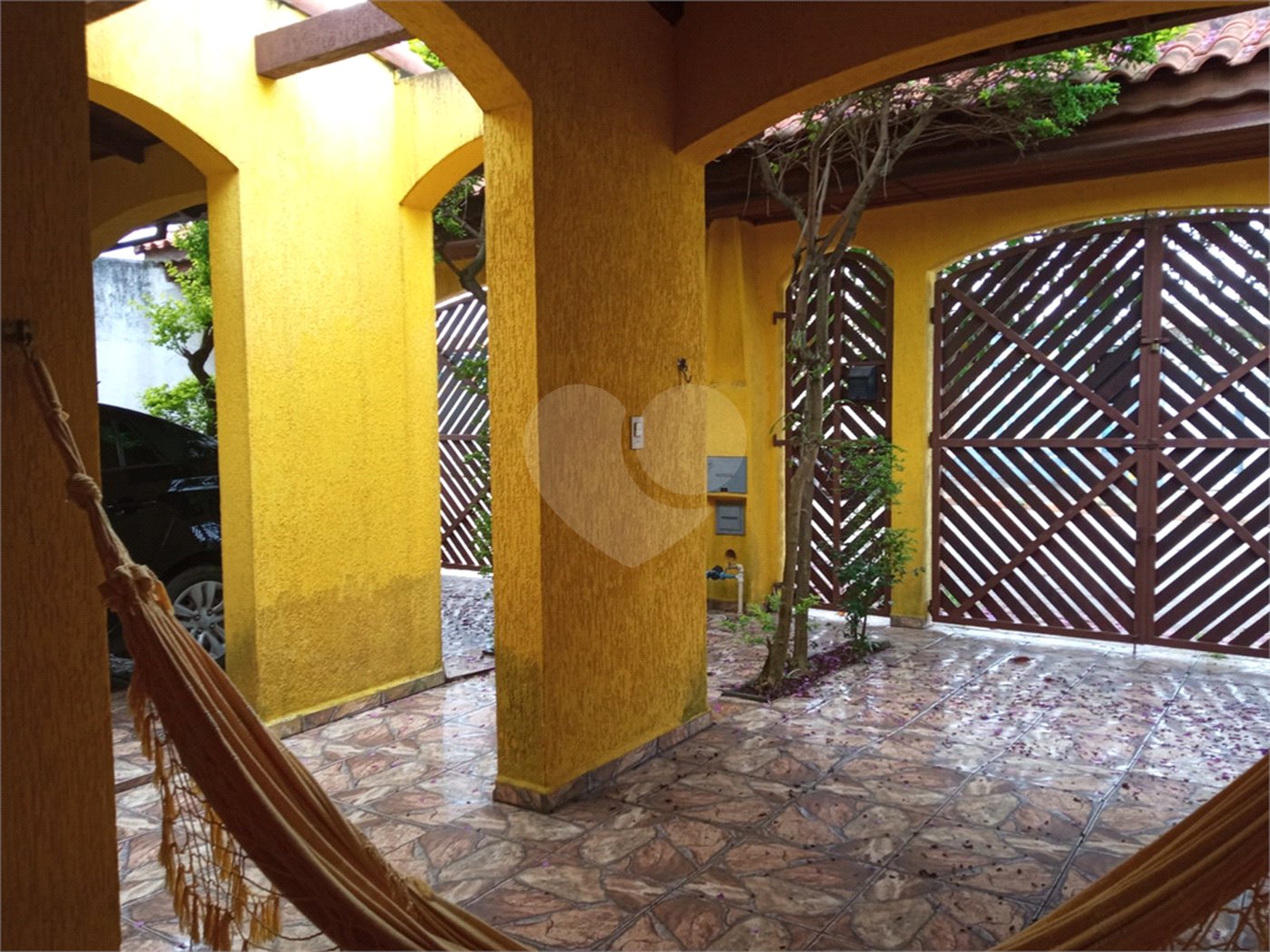 Casa à venda com 4 quartos, sendo 1 suíte,  em Vila Bela Flor, Mogi das Cruzes, SP