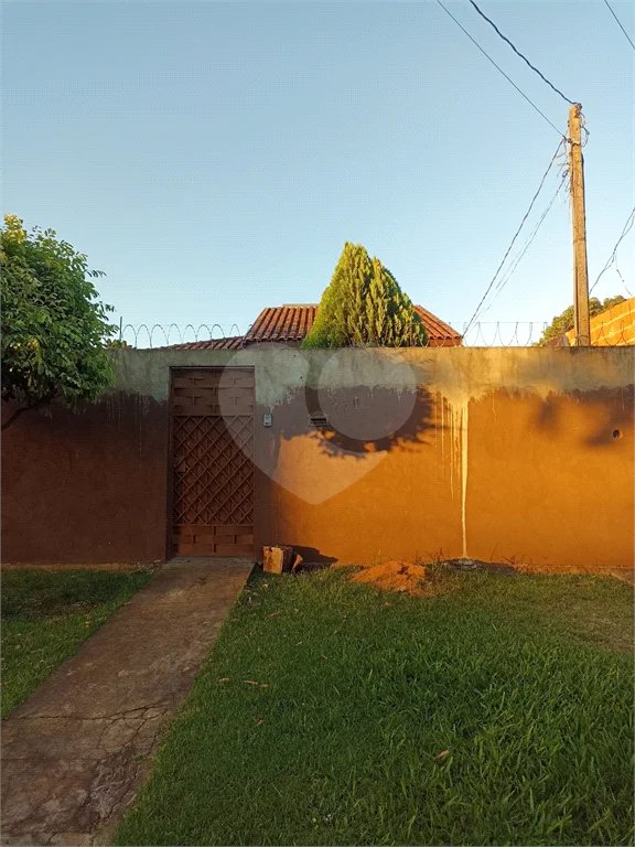 Casa à venda com 3 quartos em Parque dos Ipês I, Ponta Porã, MS