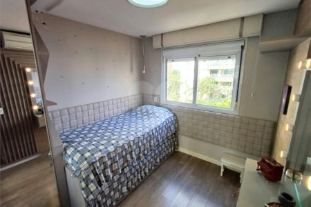 Apartamento à venda com 3 suítes em Santa Teresinha, São Paulo, SP
