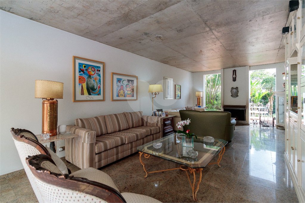 Casa à venda com 4 quartos, sendo 3 suítes, em Jardim Panorama, São Paulo, SP