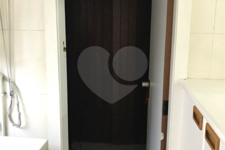 Apartamento à venda com 4 quartos, sendo 1 suíte, em Vila Uberabinha, São Paulo, SP