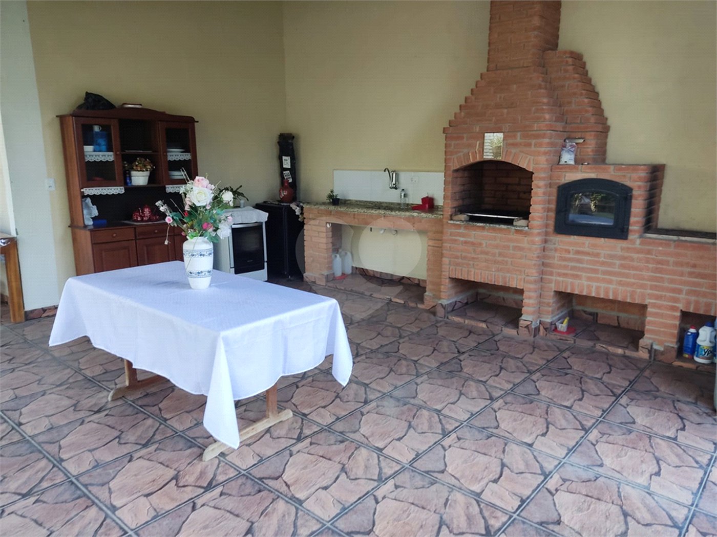 Casa à venda com 3 quartos, sendo 2 suítes, no condomínio Residencial Jardim Lago da Cantareira, Mairiporã - SP