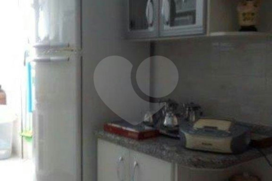 Apartamento à venda com 2 quartos, sendo 1 suíte, em Vila Tupi, Praia Grande, SP