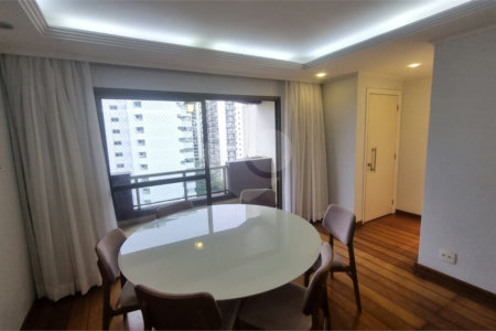 Apartamento à venda com 3 quartos, sendo 1 suíte,  em Indianópolis, São Paulo, SP