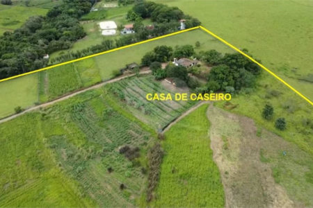 Sítio à venda com 4 quartos, sendo 1 suíte, no Centro, Elias Fausto, SP