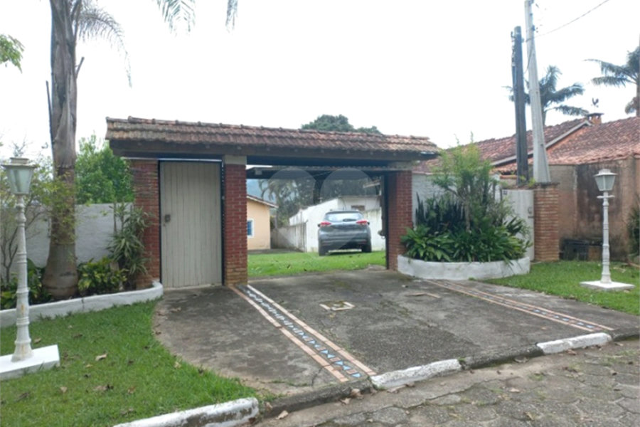 Casa à venda com 4 quartos, sendo 2 suítes, no condomínio Residencial Ypeville, Mairiporã - SP