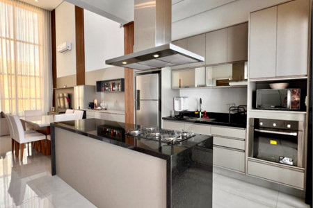 Casa à venda com 3 suítes no condomínio Residencial Mont'alcino, Valinhos - SP