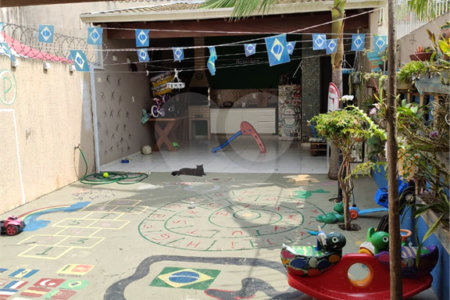 Casa à venda com 3 quartos, sendo 1 suíte,  em Vila Suissa, Mogi das Cruzes, SP