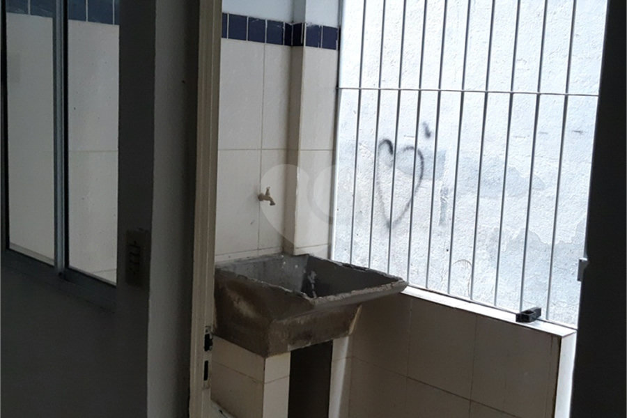 Sobrado à venda com 20 quartos em Jardim Peri, São Paulo, SP