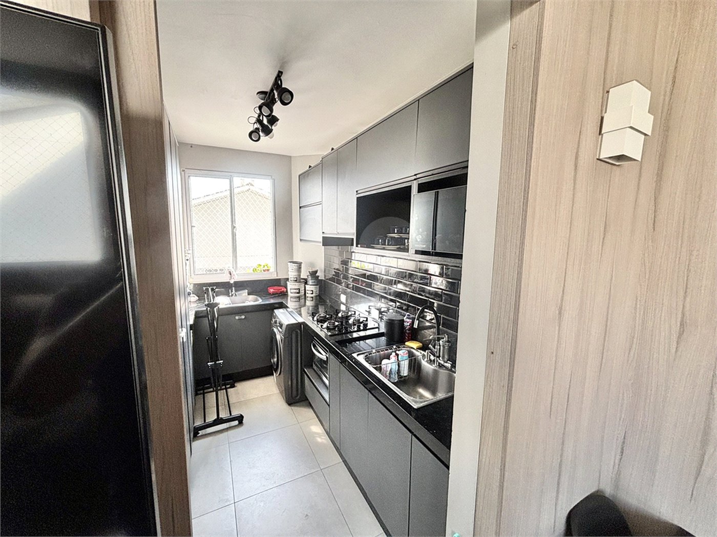 Casa à venda com 2 quartos, sendo 1 suíte, no condomínio Residencial Jasmin, Itapetininga - SP